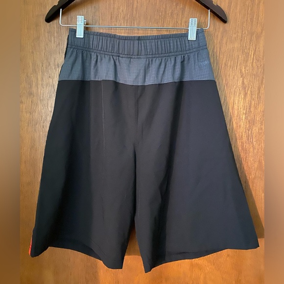 SPYDER Men’s Small Black/Gray Shorts NWT - Picture 3 of 3